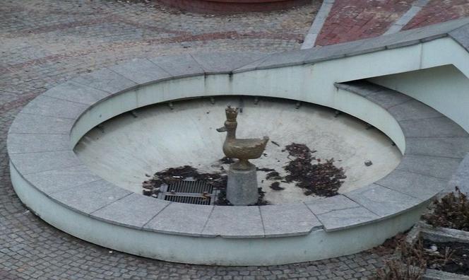 5 najdziwniejszych pomników w Warszawie. Czy znasz je wszystkie? [GALERIA]