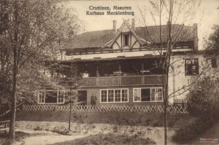 Ta wieś na Mazurach latem przyciąga tłumy. Była schronieniem dla pruskiego księcia przed dżumą