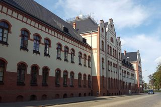 Zakończył się remont dachu kamienicy na Dąbrowskiego w Lesznie [ZDJĘCIA]
