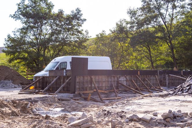 Budowa skateparku pod Kopą Cwila na warszawskim Ursynowie