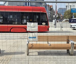 Tramwaje wróciły na Rynek w Katowicach. A to wciąż plac budowy