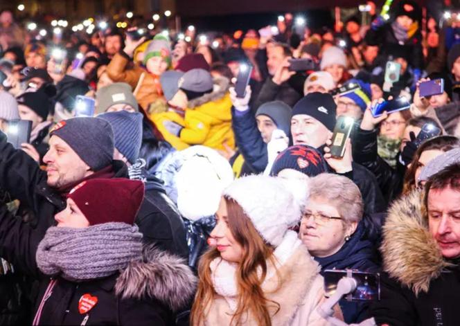 Wielki Finał WOŚP 2024. "Światełko do Nieba" we Wrocławiu. Było zjawiskowo [ZDJĘCIA, NAGRANIE]