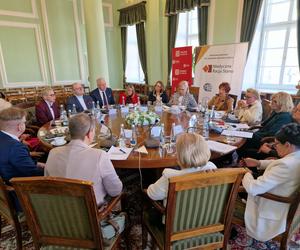 To uważność kobiety decyduje o zdrowiu rodziny. Często nie starcza jej siły dla siebie samej