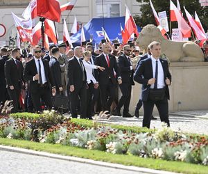  Kasia Nawrocka na biało czekała na rodziców 