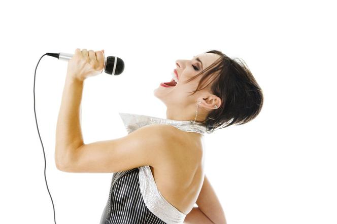 Guzki śpiewacze/głosowe - przyczyny, objawy i leczenie