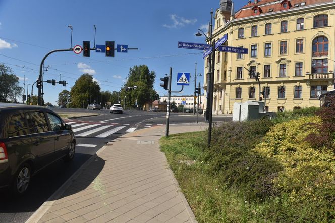 Strzelał do ludzi w Toruniu. Dziennikarz Marcin Lewicki jednym z poszkodowanychStrzelał do ludzi w Toruniu. Dziennikarz Marcin Lewicki jednym z poszkodowanych