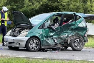 Roztrzaskali się na drodze po Pułtuskiem! Jest wielu rannych w tym małe dziecko