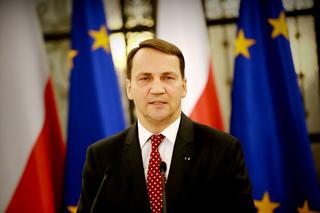 Radosław Sikorski komentuje sprawę ośmiorniczek: jedzenie drogich kolacji na koszt podatnika jest częścią pracy ministra