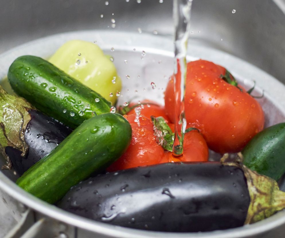 Mycie warzyw i owoców