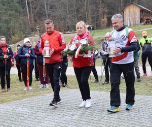 Poszli dla Niepodległej. W Krasnobrodzie odbył się IV. Rajd Nordic Walking