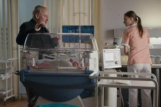 	Na dobre i na złe odc. 912. mały Czarek (Kajetan Szkopek) - syn Oleny i Michała, Cezary (Daniel Olbrychski)