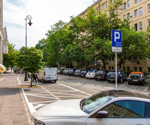 Ulice Śródmieścia Warszawy, na których urzędnicy dostaną miejsca parkingowe