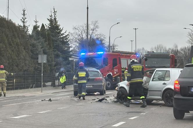 Wypadek dwóch osobówek w Białymstoku. Utrudnienia przy centrum miasta