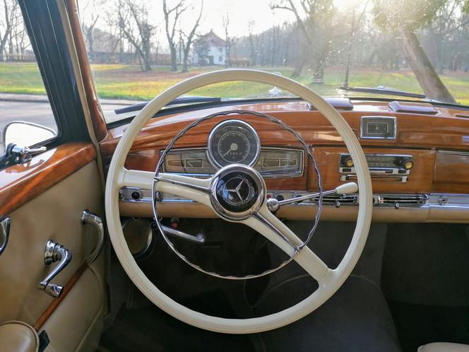 Rządowy Mercedes-Benz 300d Adenauer na sprzedaż