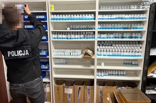 27-latek z Jaworzna sprzedawał nielegalny doping. Produkty reklamował w mediach społecznościowych