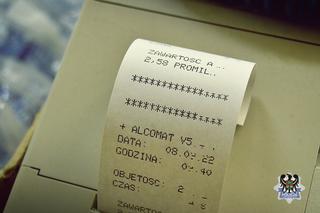 Wbił bratu nóż w szyję, bo zjadł mu kanapkę