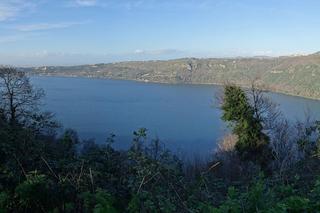 Castel Gandolfo: coraz mniej wody w papieskim jeziorze
