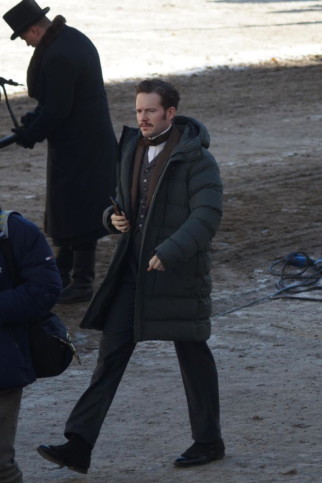 Gwiazdy marzną na planie "Lalki"