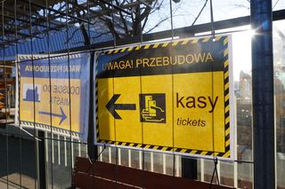 Tak wygląda nowy dworzec w środku. Kasy już otwarte, ale niektórzy mogą się zgubić
