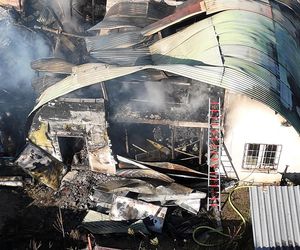 Płonie wielka hala pod Warszawą