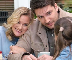 M jak miłość odc. 1881. Julia (Marta Chodorowska), Nadia (Mira Fareniuk), Dima (Michaił Pszeniczny)