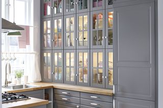 Szare meble kuchenne czyli kuchnia IKEA Metod w stylu Bodbyn