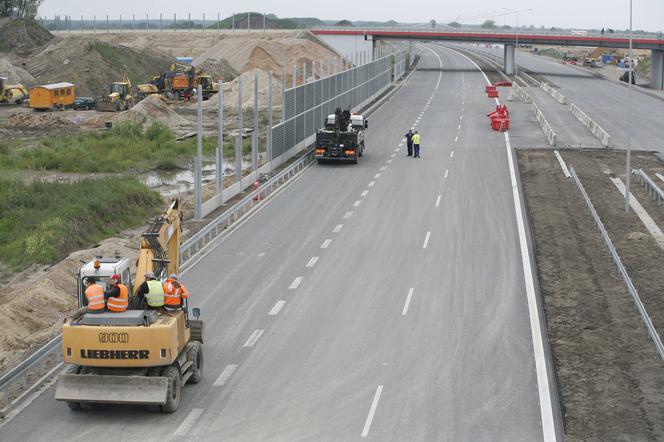 Więcej pieniędzy na budowę dróg w Polsce