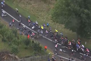 Tour de Pologne 2025: Kraksa tuż przed finiszem! Kooij liderem wyścigu