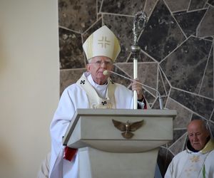 Abp Jędraszewski w Wysokiej: Trzeba robić wszystko, by duch młodych w Polsce, zapalał się miłością do ojczyzny