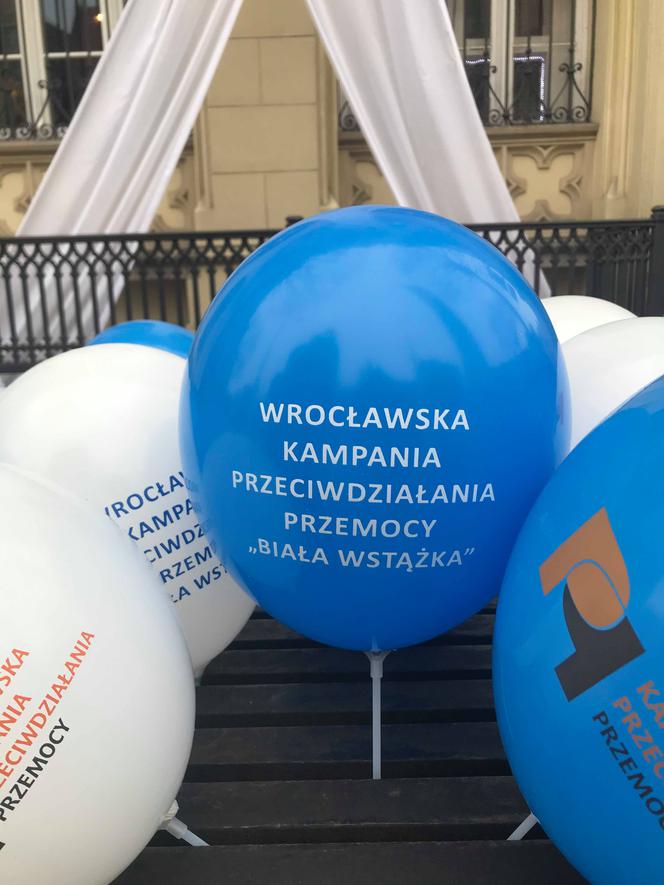 Ruszyła 5 edycja Wrocławskiej Kampanii Przeciwdziałania Przemocy - Biała Wstążka.