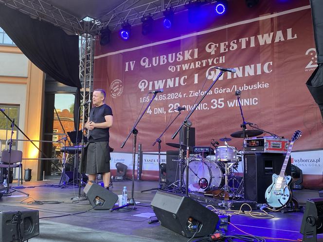  IV Lubuski Festiwal Piwnic i Winnic w Zielonej Górze. Koncert zagrał Czesław Śpiewa