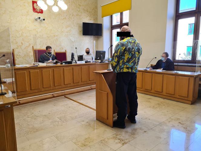 Przemyśl. Pitbull zagryzł Kamnila na śmierć. Ruszył proces właściciela psa [ZDJĘCIA]