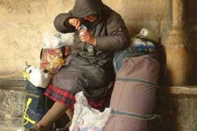 13 tysięcy osób rocznie w kryzysie bezdomności! Dla nich Caritas we Wrocławiu zbiera ubrania na zimę