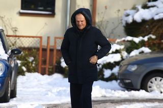 Donald Tusk w mroźną niedzielę pojechał po kawę