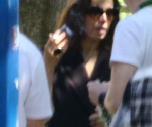 Renata Dancewicz kurzy na plaży