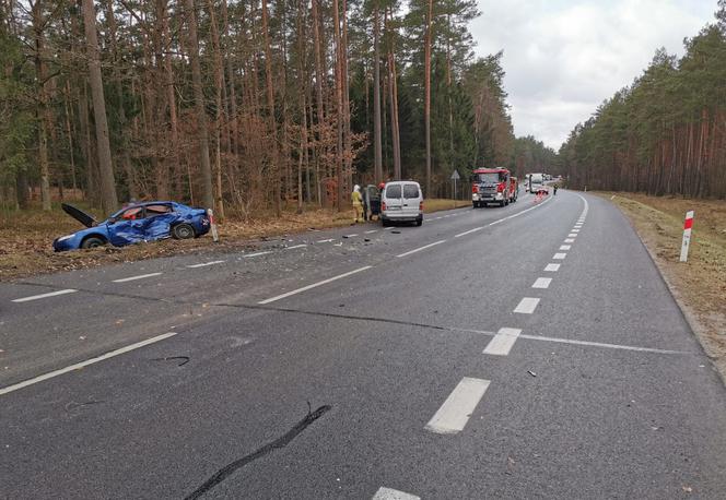 Wypadek na DK 16. Dwie osoby ranne. Trasa Olsztyn - Gietrzwałd zablokowana! [FOTO]