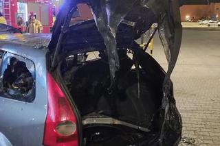 Nowa Wieś: Przy Decathlonie auto paliło się jak pochodnia. Mogło dość do wybuchu