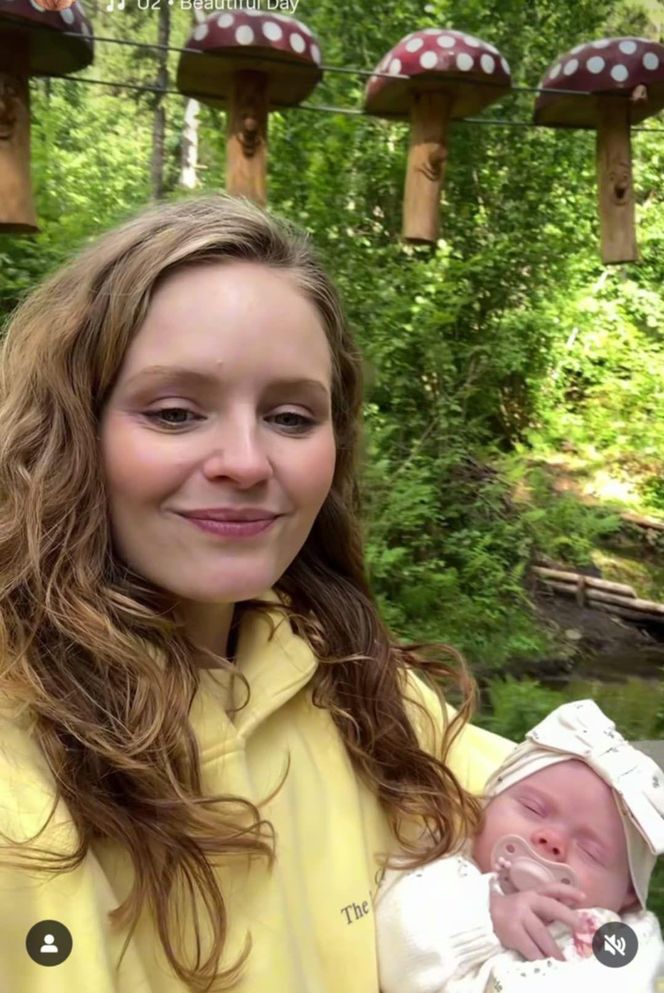 Olga Kalicka ruszyła z promocją… własnego dziecka! Córeczka ma zaledwie miesiąc, a już występuje w reklamie