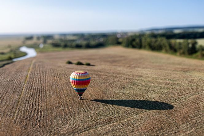 Balonowe Świętokrzyskie w Pińczowie. Nocne pokazy balonów skradły serca! Wielka fiesta zachwyciła tysiące!