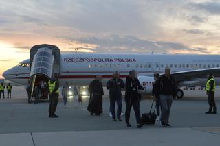 Polscy pielgrzymi ewakuowani z Izraela wylądowali w Warszawie. Nagle rozległ się alarm