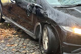 Niecodzienna kolizja w Śródmieściu. Pijana zgłosiła pijanego, oboje zostali zatrzymani