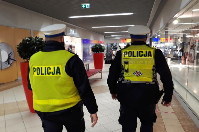 Czerwona strefa. Wszedł do sklepu w Grudziądzu bez maseczki. Interweniowała policja