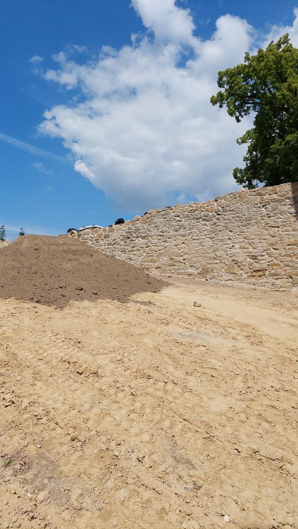Baszta w Nowych Kicharach (gm. Dwikozy) w trakcie remontu