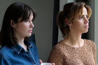 M jak miłość odcinek 1809 nowy sezon. Kama (Michalina Sosna), Ania (Alina Szczegielniak)