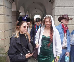 Kortowiada 2025. Studenci nie zawiedli. Zobacz najlepsze przebrania z Parady Wydziałów!