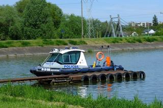 Zalew Zemborzycki pod czujnym okiem policjantów. Motorówka rozpędza się do 65 km/h