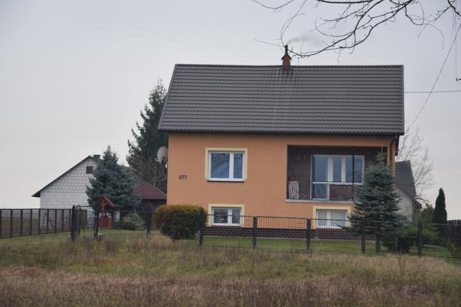 Obudziła się przy martwej mamusi