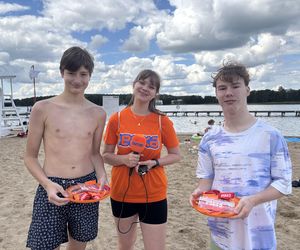 Wakacyjny patrol Eska Summer City na olsztyńskiej Plaży Miejskiej