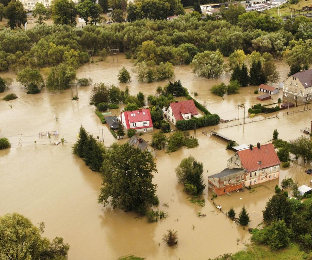 Co warto mieć w domu na wypadek powodzi lub podtopienia? To musisz zgromadzić