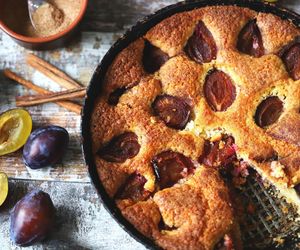 Tak ciasto ze śliwkami piekła moja babcia. Łatwiejszego przepisu nie znajdziecie 